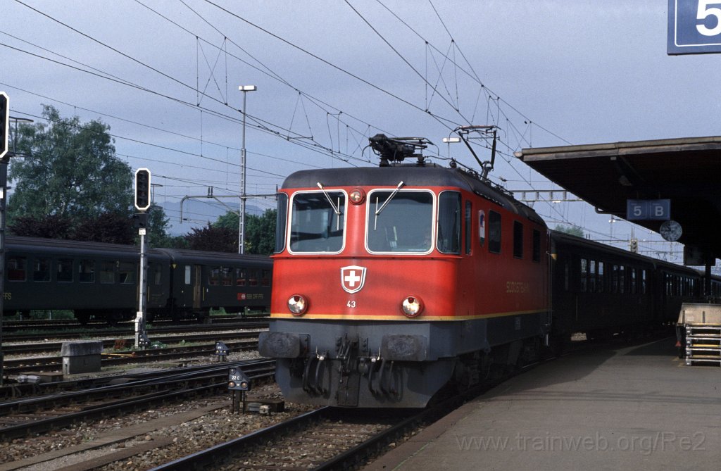 0179-0016.jpg - SOB Re 4/4''' 43 "Rothenthurm" / Rapperswil 29.5.1988