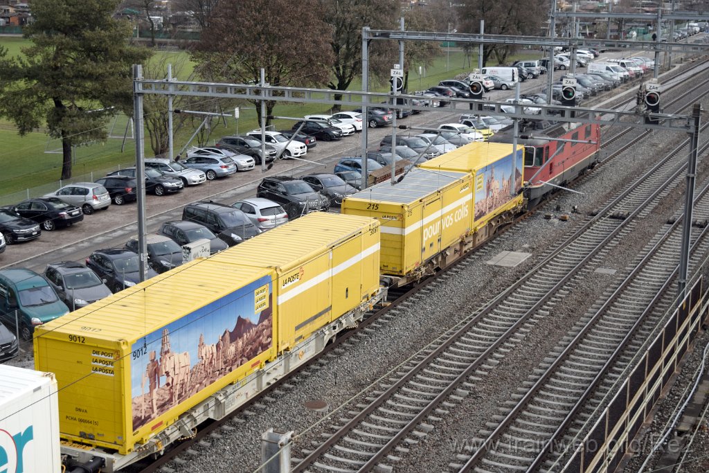 4354-0043-020217.jpg - SBBC Re 4/4'' 11275 (Re 420.275-0)  (Re 91 85 4 420 275-0 CH-SBBC) / Zürich-Mülligen (Hermetschloobrücke) 2.2.2017