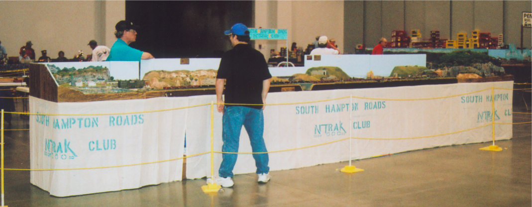 Photo of layout at 2006 Tidewater NMRA Division show