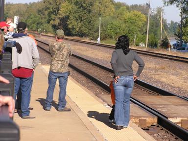 WASHINGTON STEAM TRAIN CROWD 007.JPG