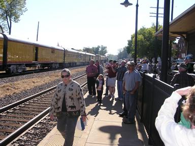 WASHINGTON STEAM TRAIN CROWD 026.JPG