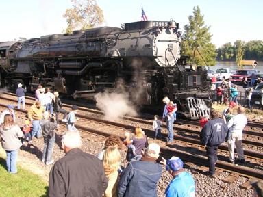 WASHINGTON STEAM TRAIN CROWD 036.JPG