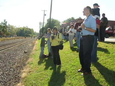 WASHINGTON STEAM TRAIN CROWD 040.JPG