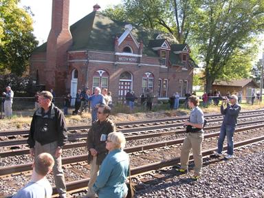 WASHINGTON STEAM TRAIN CROWD 042.JPG