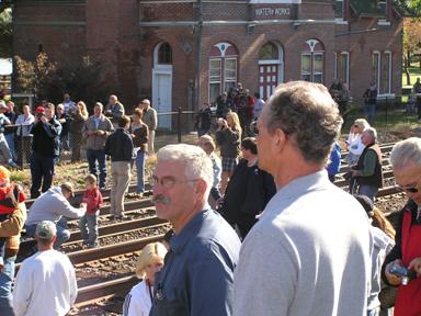 WASHINGTON STEAM TRAIN CROWD 044.JPG