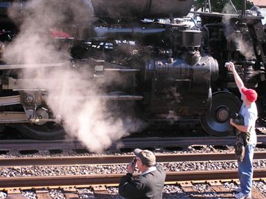 WASHINGTON STEAM TRAIN CROWD 045.JPG