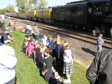 WASHINGTON STEAM TRAIN CROWD 049.JPG