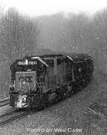 Eastbound CSX ore empties near Ruggles, Ohio, November 1993