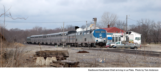 Eastbound Amtrak Southwest Chief at La Plata